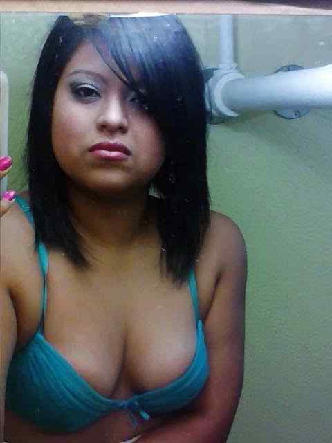Fat Indian busty babe exposes her huge boobs and ass