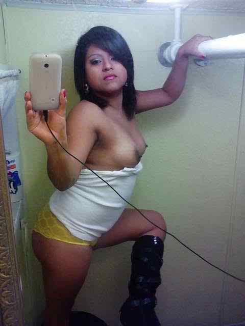 Fat Indian busty babe exposes her huge boobs and ass