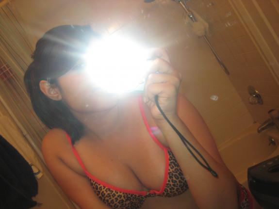 Desi Indian College Teen Babes Take Seductive Big Boobs Selfies