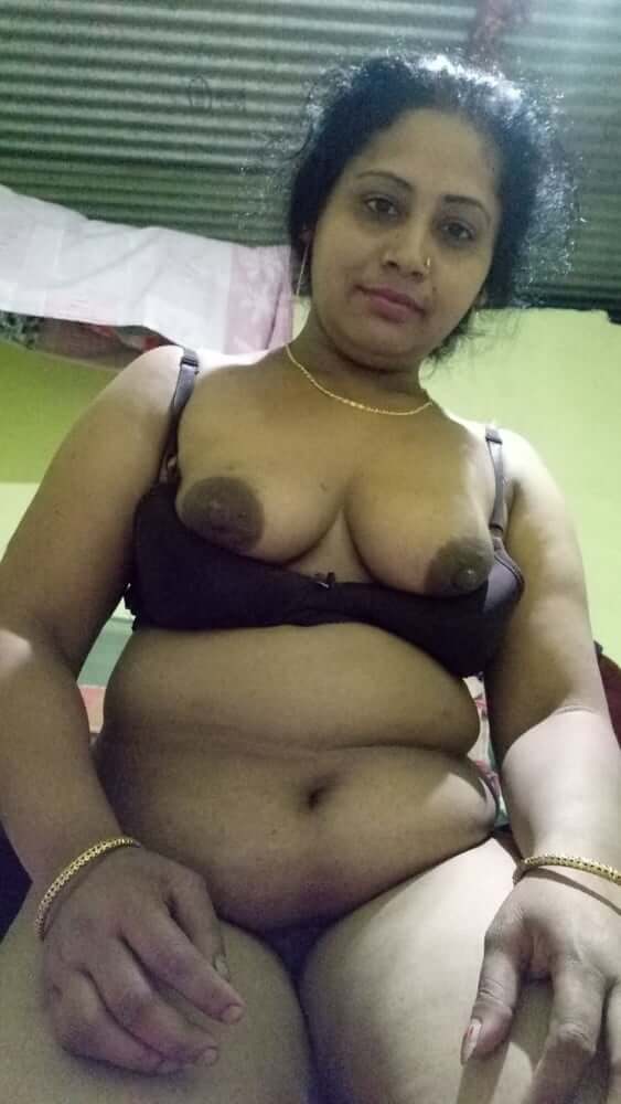 Bengali Bhabhi nude pics gallery