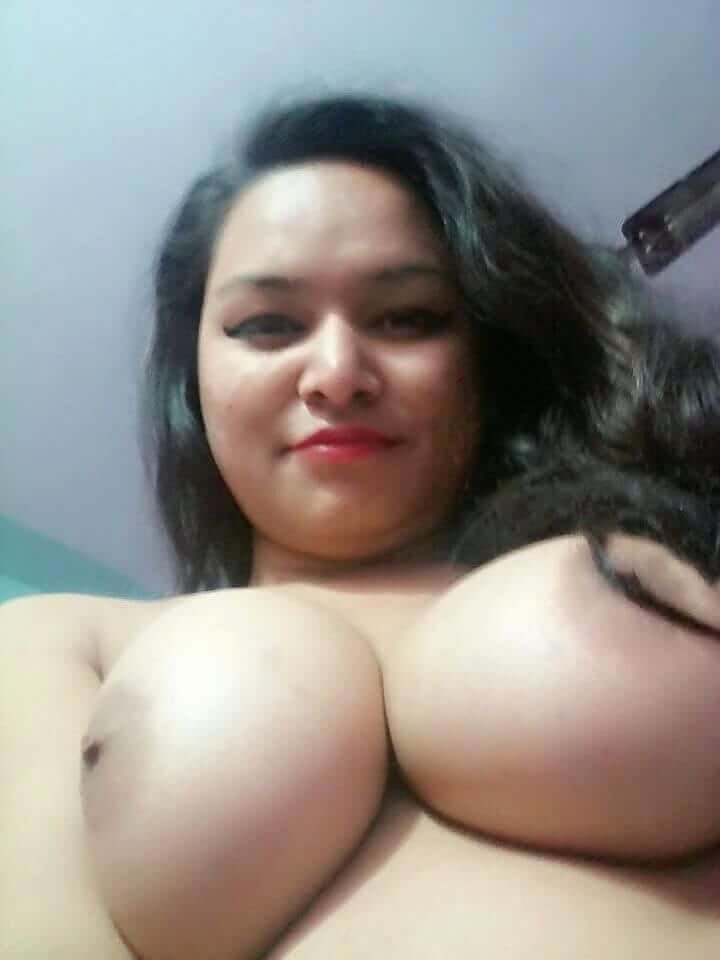 Indian wife boobs pics for big boob lovers