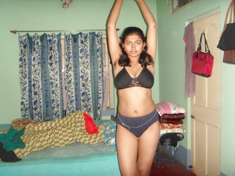 Big tits Bengali girl nude photoshoot
