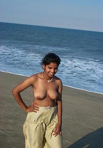 Lovely natural big boobs exposed by horny college girls