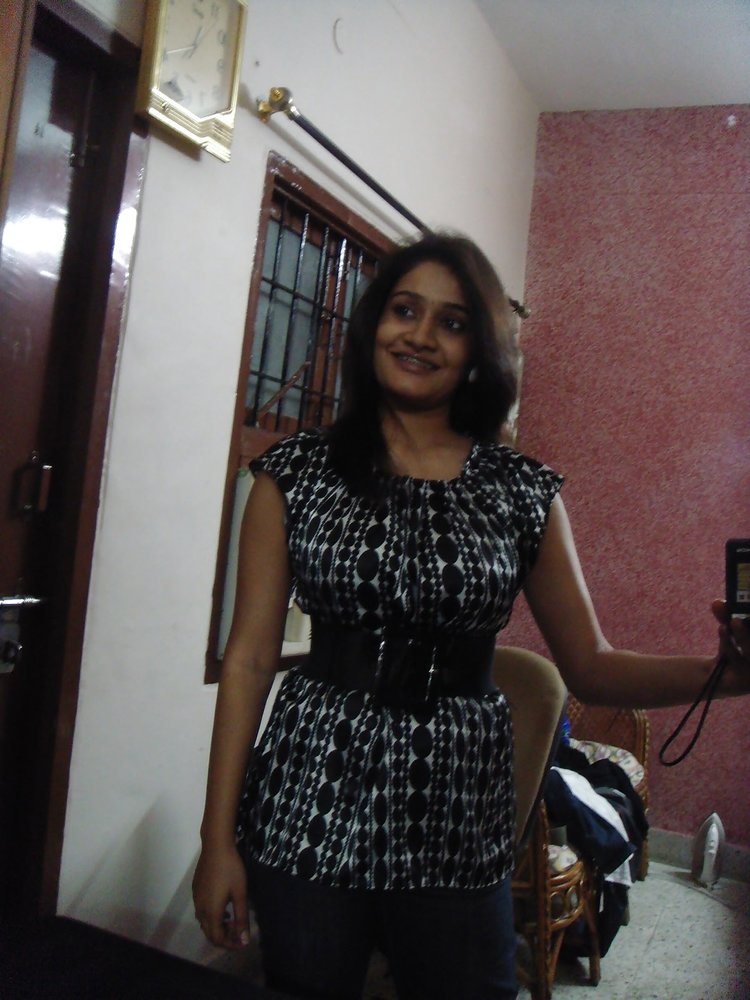 Selfie pictures of Desi girl licking own boobs