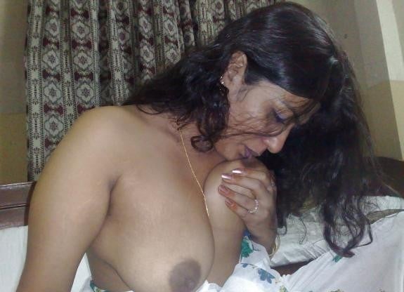 Hot and Sexy Big Boobs Girls Show Off and Flaunt Tremendous Boobs