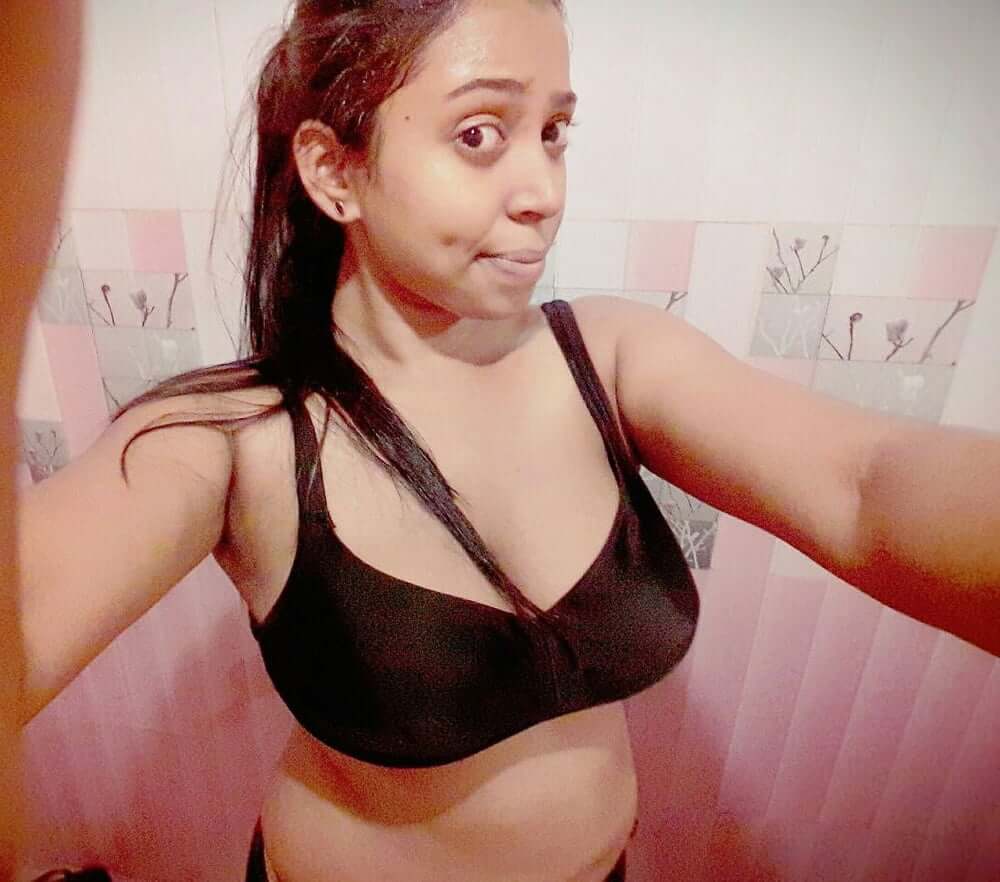 Indian girl boobs pic gonna make your dick hard