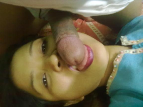 Porn pics of a beautiful girl giving an amazing blowjob to her lover