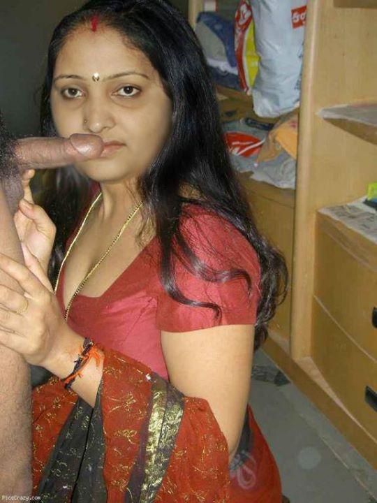 Cock Hungry Babes Give Amazing & Sensual Blowjob