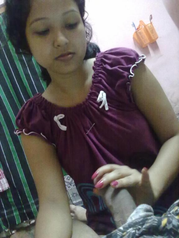 Free sexy pics of a shy bhabhi giving a blowjob to her horny husband