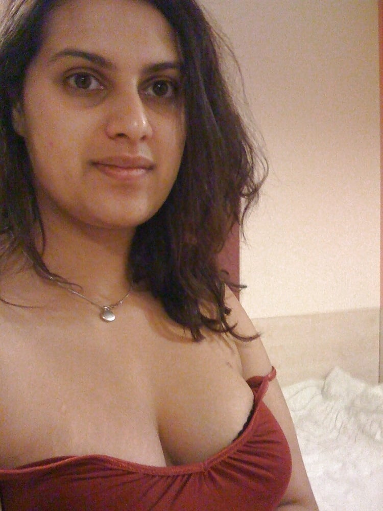 Topless chubby Indian girl selfie photo collection