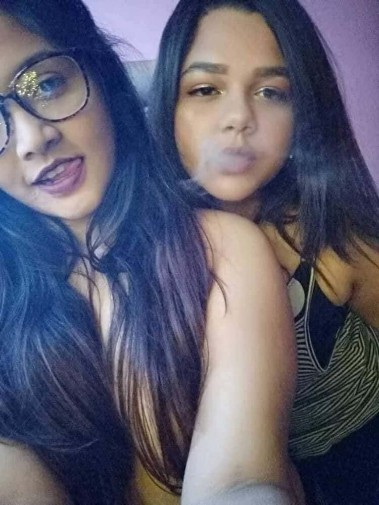 Pakistani college girls Desi hot nude pics