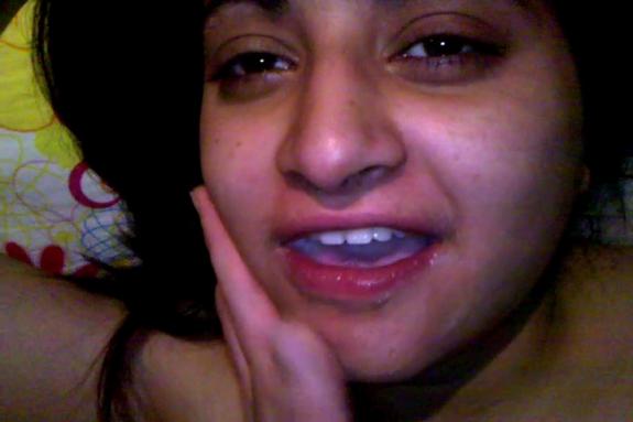 Indian XXX pics of a beautiful horny bhabhi enjoying a home sex session