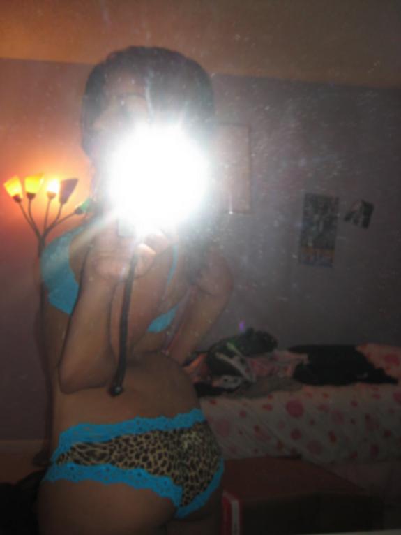 Indian sex photos of an Indian teen exposing herself
