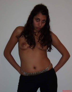 Slutty college girl seduces and poses for her lover in his room