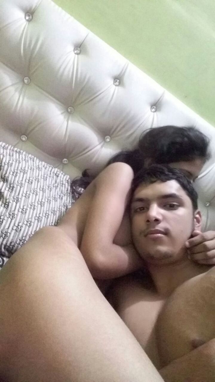 Indian sex pictures of young college couples enjoying home sex