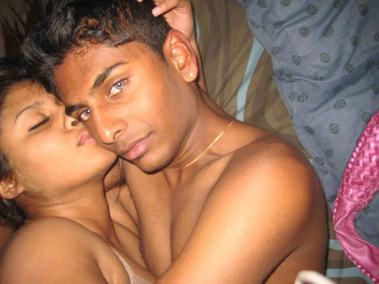 Indian sex pictures of young college couples enjoying home sex