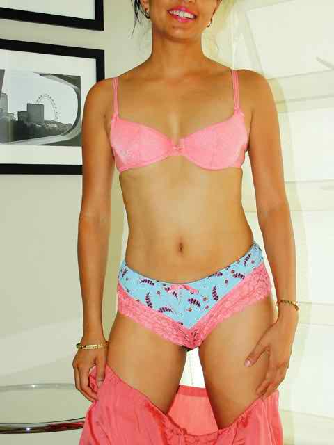 Sexy college girl with an amazing figure seduces her boyfriend