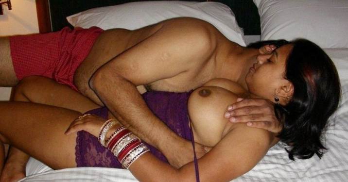 Busty action of desi housewife