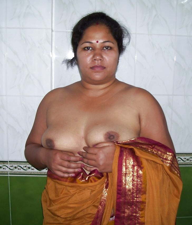 Cheating Indian wife displaying her naked boobs
