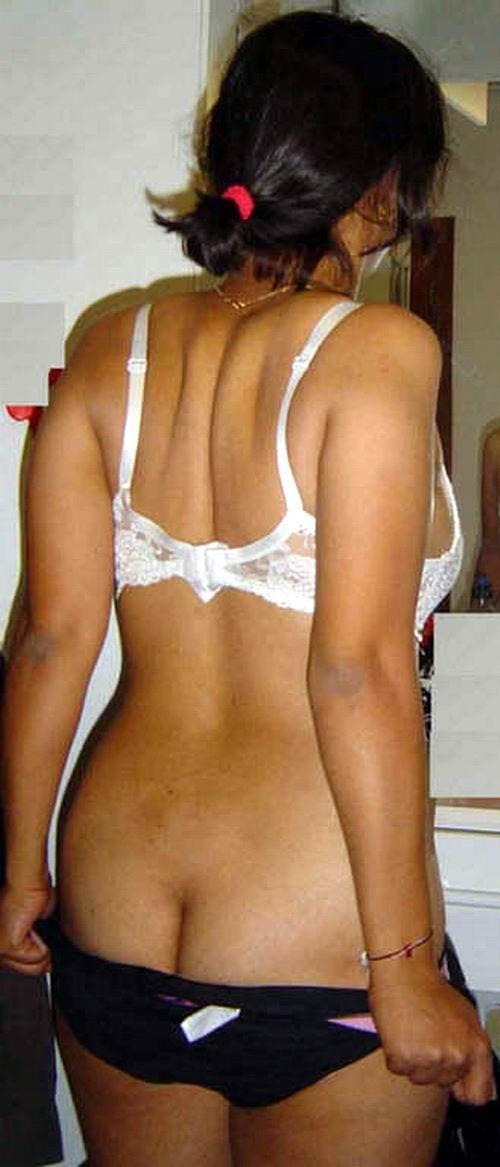 Sexy college girls seduce their lovers with their sexy ass