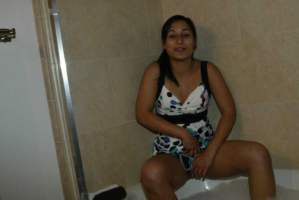 Hot and sexy pictures of Mumbai college girl striping