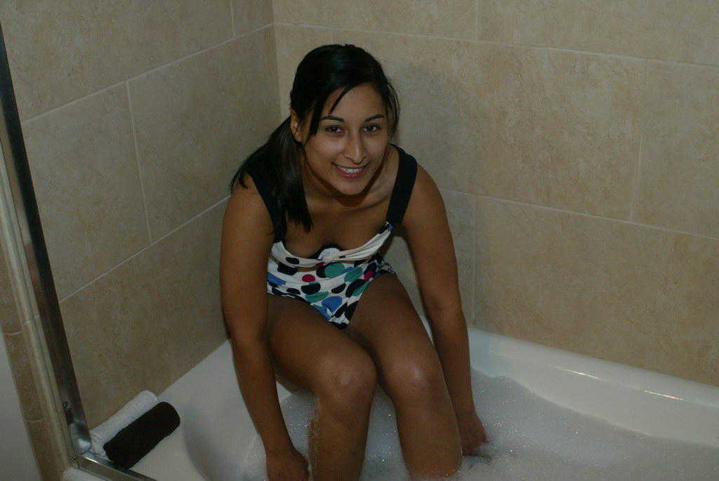 Hot and sexy pictures of Mumbai college girl striping