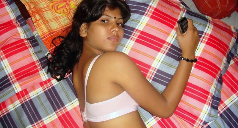 Cute Bangla wife nude pics goes viral
