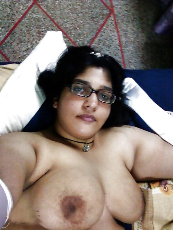 Desi wife nude pics trending online in recent times