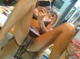 Sexy Indian babe clicks selfies for her Horny Boyfriend