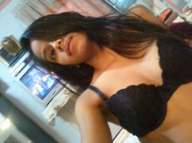 Sexy Indian babe clicks selfies for her Horny Boyfriend