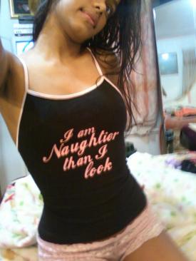 Sexy Indian babe clicks selfies for her Horny Boyfriend