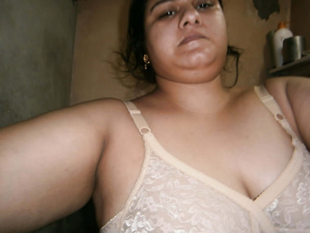 Nude wife photos to ignite your sex mood