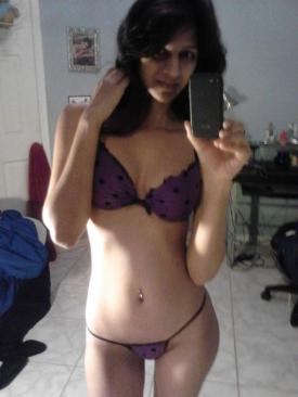 Sexy Indian girl clicks Seductive Selfies for lover