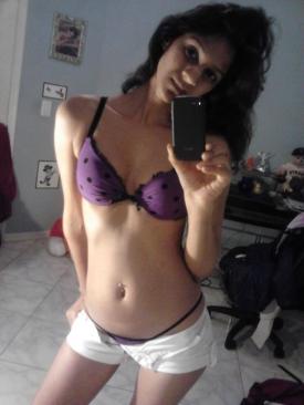 Sexy Indian girl clicks Seductive Selfies for lover