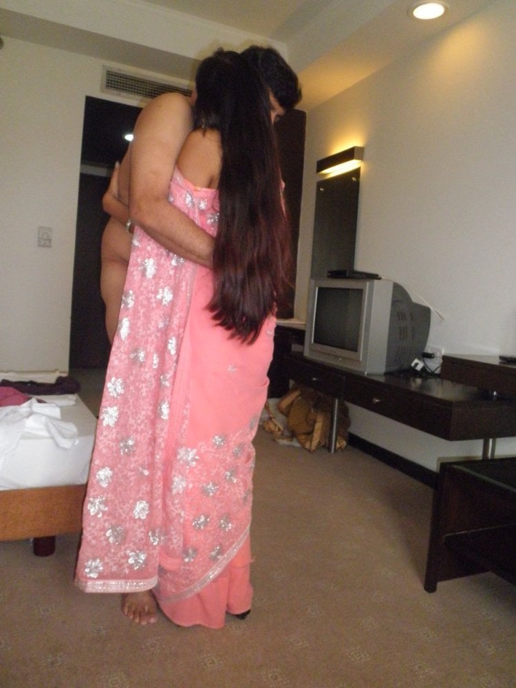 Desi couple naughty bedroom pics