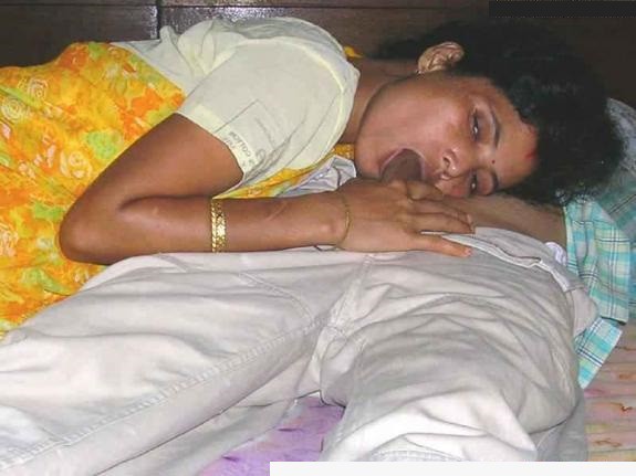 Sex pictures of a desi house wife enjoying a hardcore home sex session