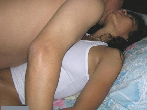 Sex pictures of a desi house wife enjoying a hardcore home sex session