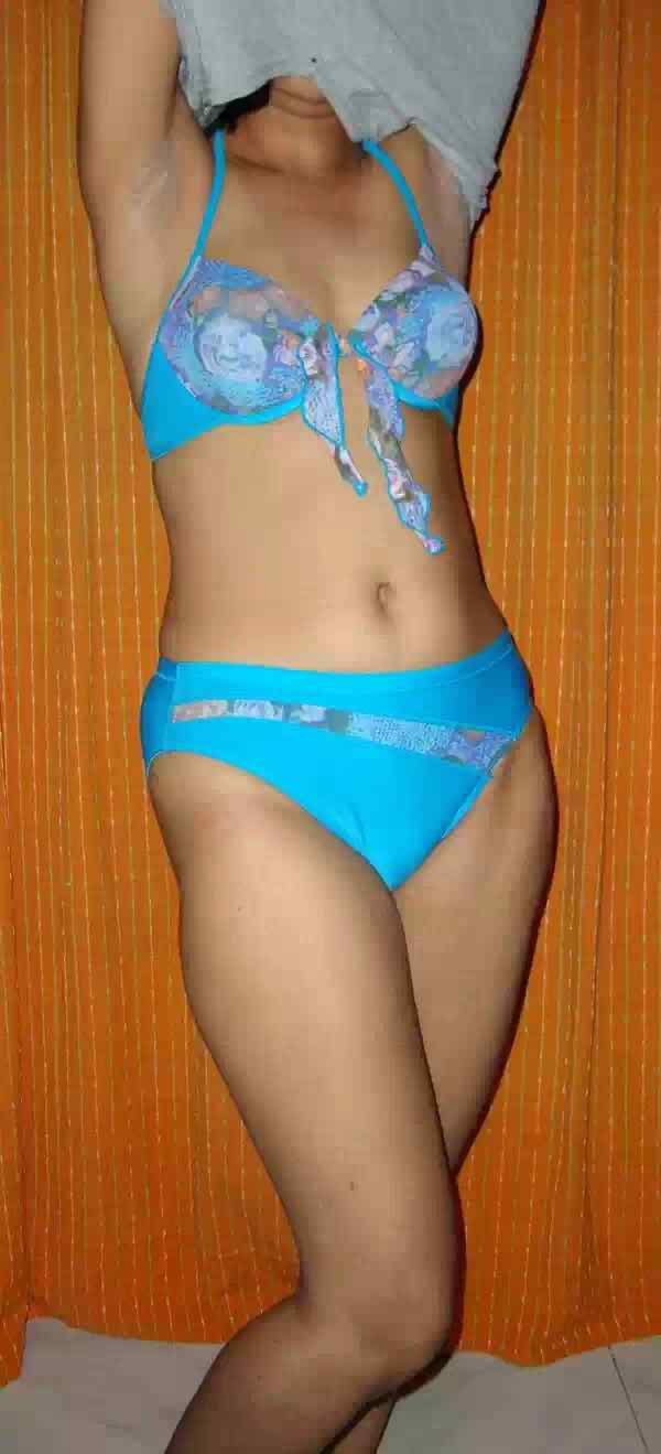 Young house wife strips and gets ready for a hardcore fuck