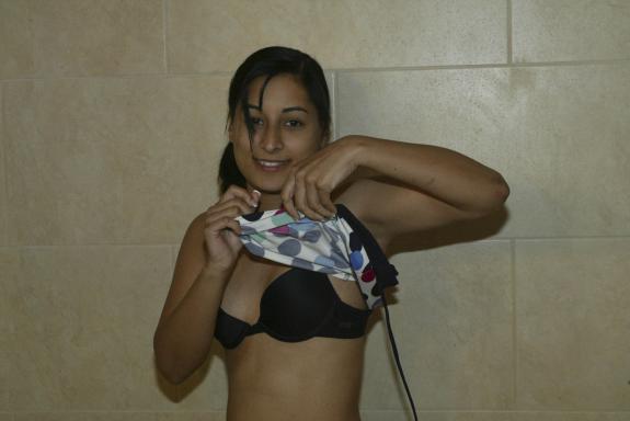 Mature Pune girlfriend loves showing off Big boobs and Big ass