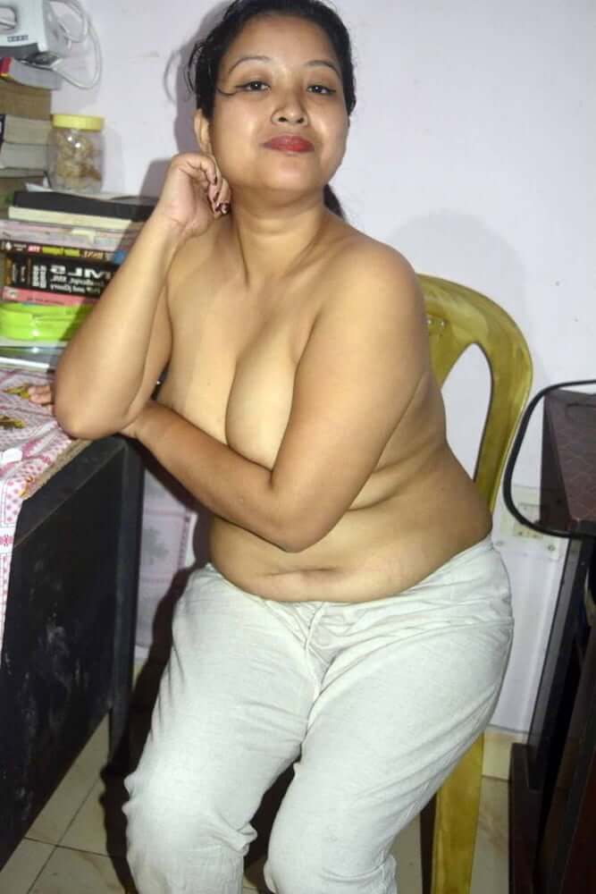 Nude Indian mature wife sex photos online