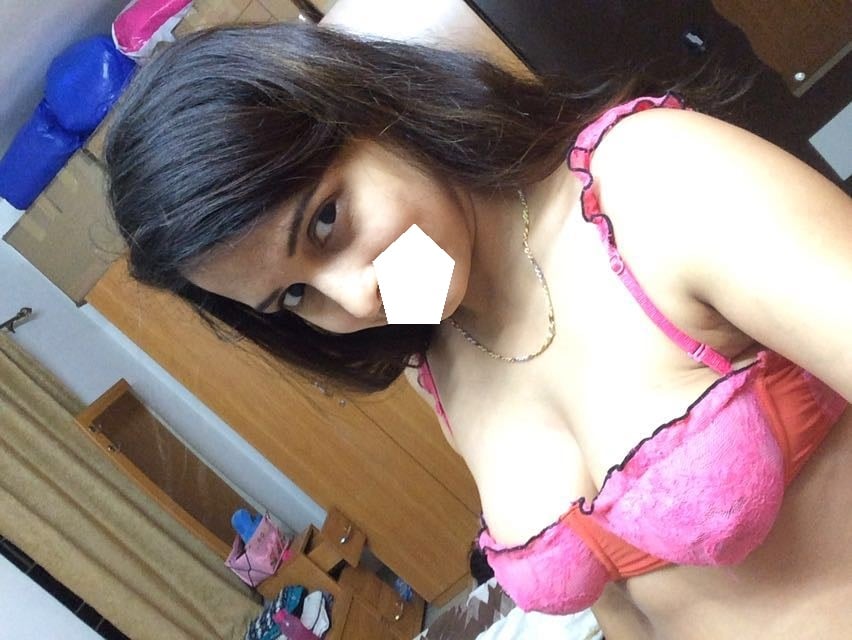 Sexy Hot wife seducing her husband with her naughty selfies