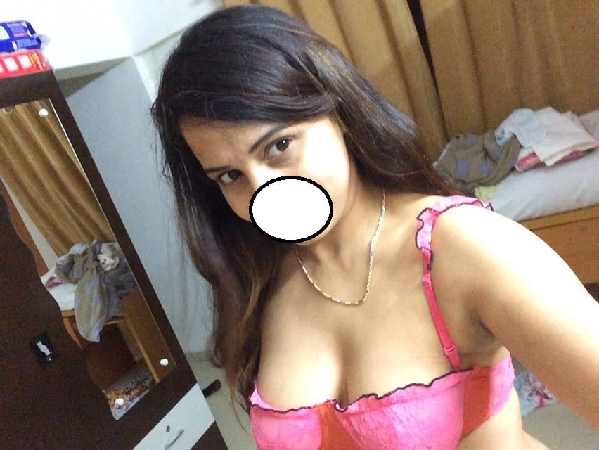 Sexy Hot wife seducing her husband with her naughty selfies