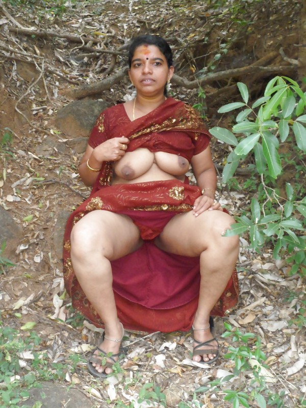 Nude mature aunty and bhabhi