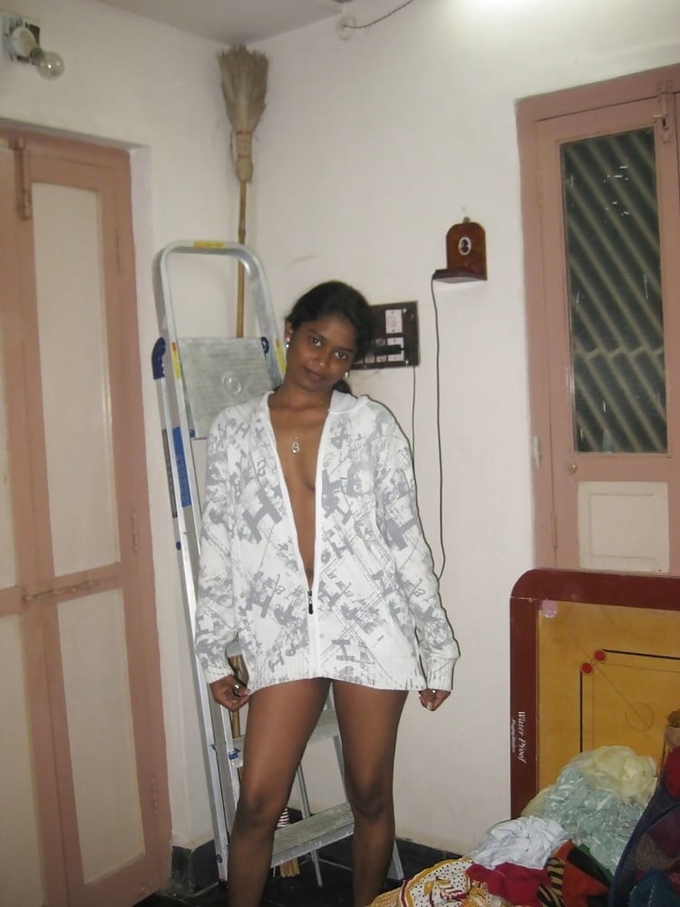 Amateur south Indian girl exposing her nude body