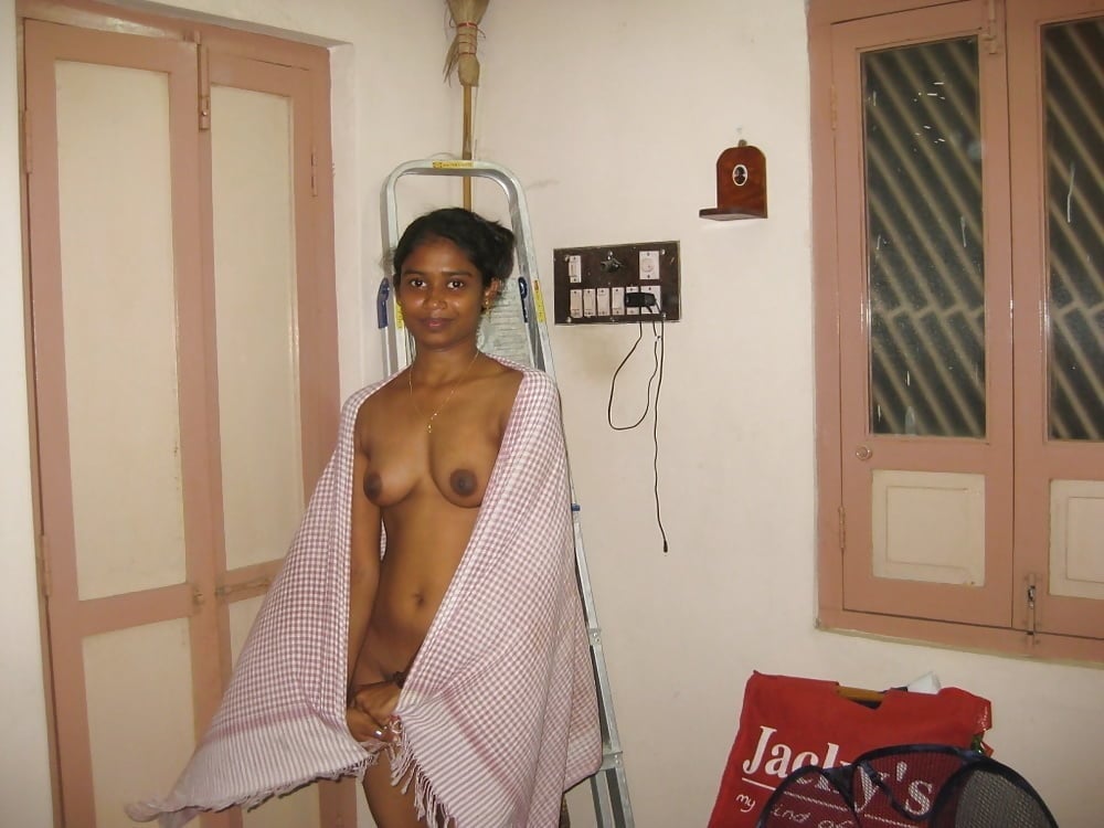 Amateur south Indian girl exposing her nude body
