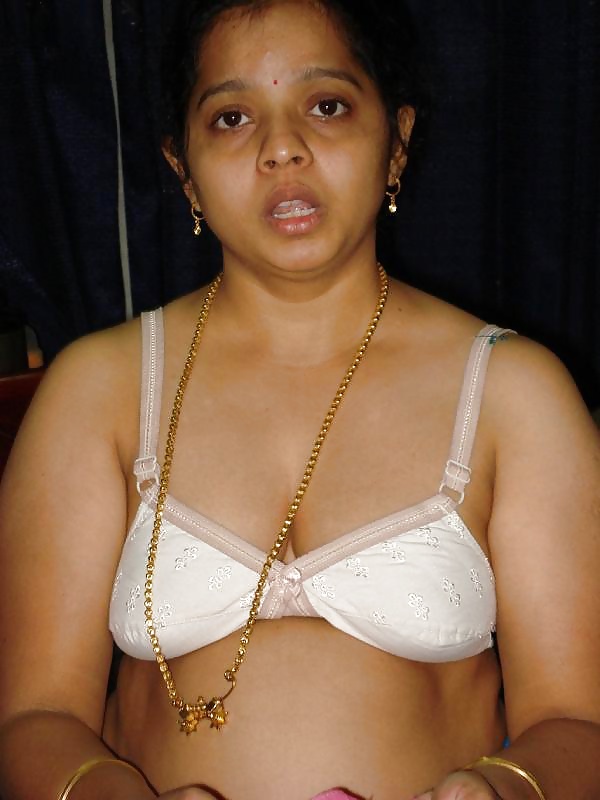 Sexy Tamil wife nude sex pics