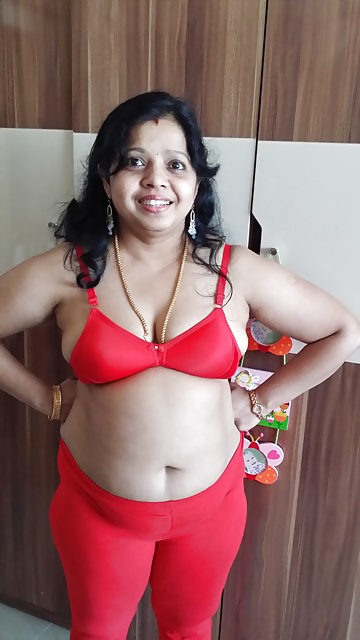 Sexy Tamil wife nude sex pics