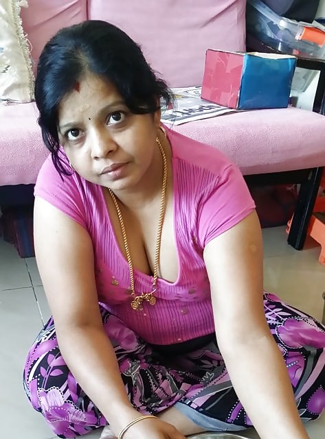Sexy Tamil wife nude sex pics