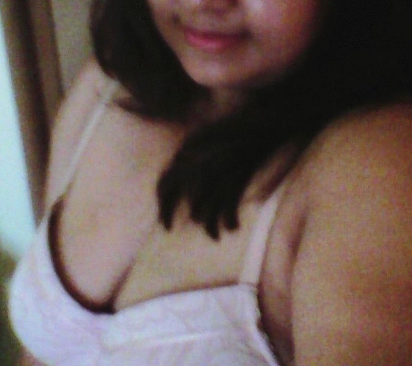 Desi bhabhi selfie pictures for her secret lover