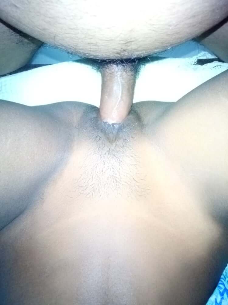 Sexy college girl's Indian xxx photo